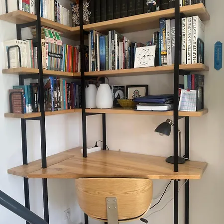 Architect-designed House Close To Beaches And Shops بيت للعطل *