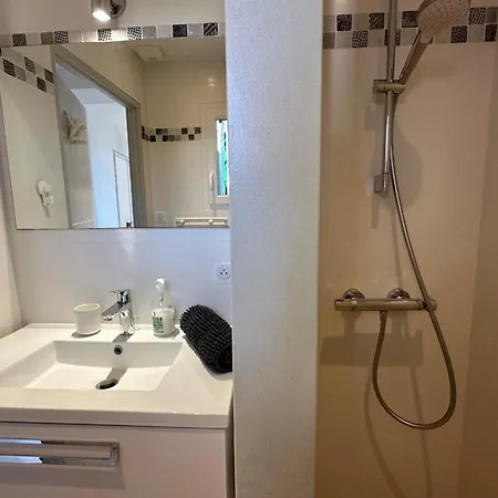 Maison Confort Chaleureuse, Et Commerce Holiday home *