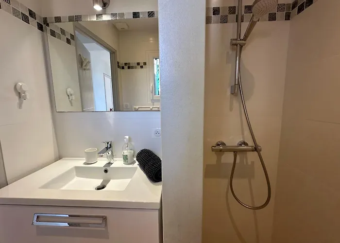 Architect-designed House Close To Beaches And Shops Holiday home *